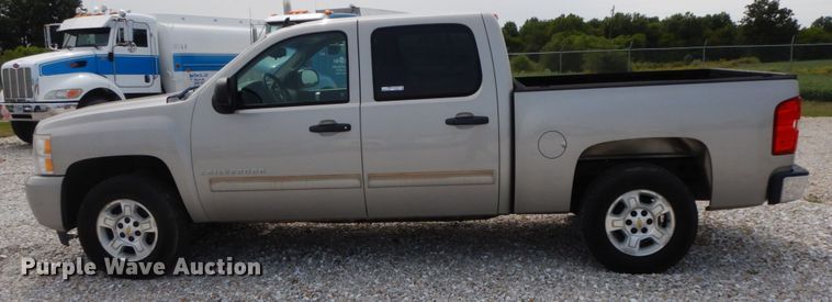 image for item HJ9681 2009 Chevrolet Silverado 1500  Crew Cab pickup truck