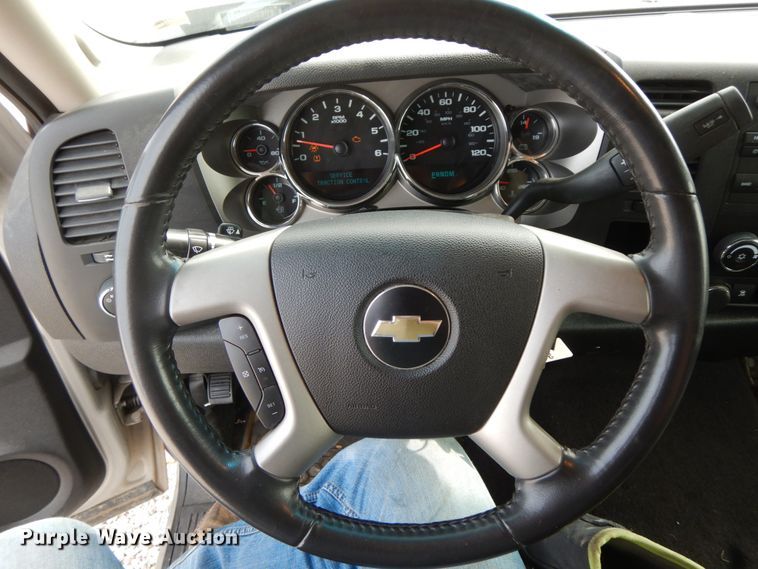 image for item HJ9681 2009 Chevrolet Silverado 1500  Crew Cab pickup truck