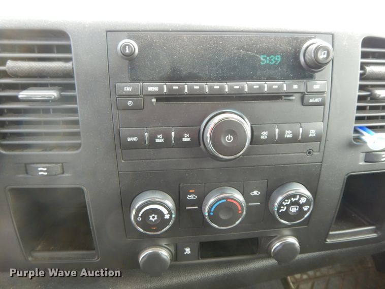 image for item HJ9681 2009 Chevrolet Silverado 1500  Crew Cab pickup truck