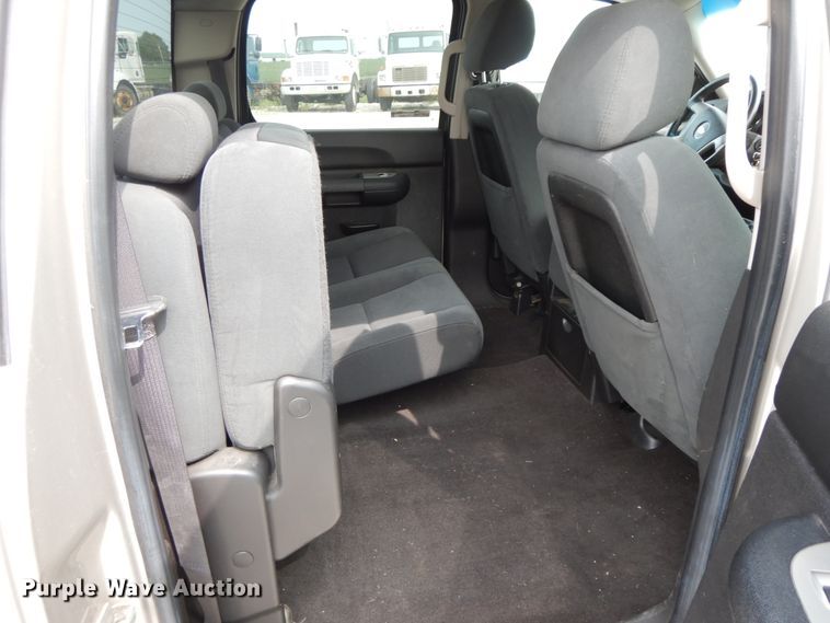 image for item HJ9681 2009 Chevrolet Silverado 1500  Crew Cab pickup truck