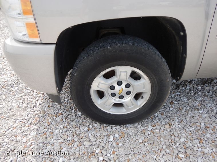 image for item HJ9681 2009 Chevrolet Silverado 1500  Crew Cab pickup truck