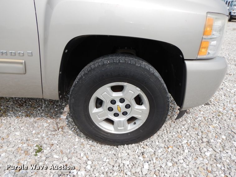 image for item HJ9681 2009 Chevrolet Silverado 1500  Crew Cab pickup truck