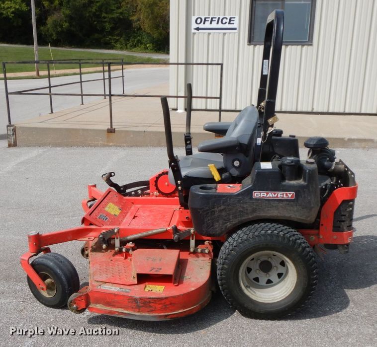 image for item HJ9682 2014 Gravely Pro Turn 472 ZTR lawn mower