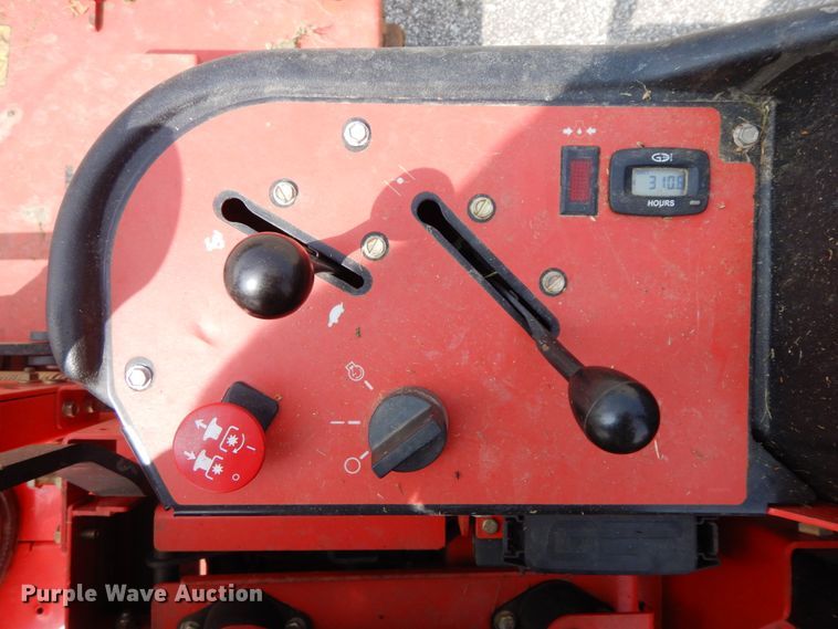 image for item HJ9682 2014 Gravely Pro Turn 472 ZTR lawn mower