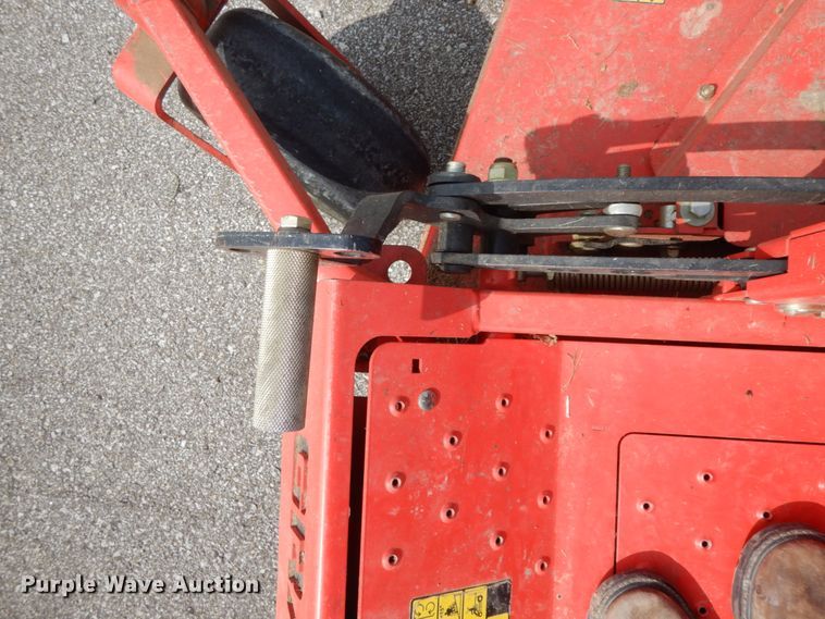 image for item HJ9682 2014 Gravely Pro Turn 472 ZTR lawn mower