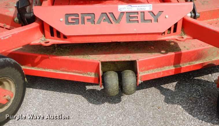 image for item HJ9682 2014 Gravely Pro Turn 472 ZTR lawn mower