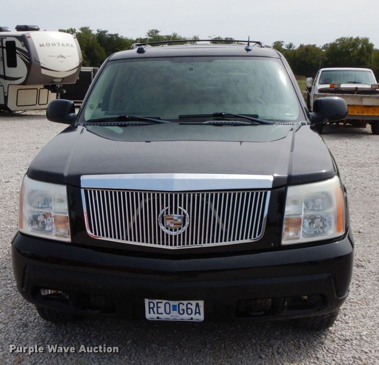 image for item HJ9686 2004 Cadillac Escalade  SUV