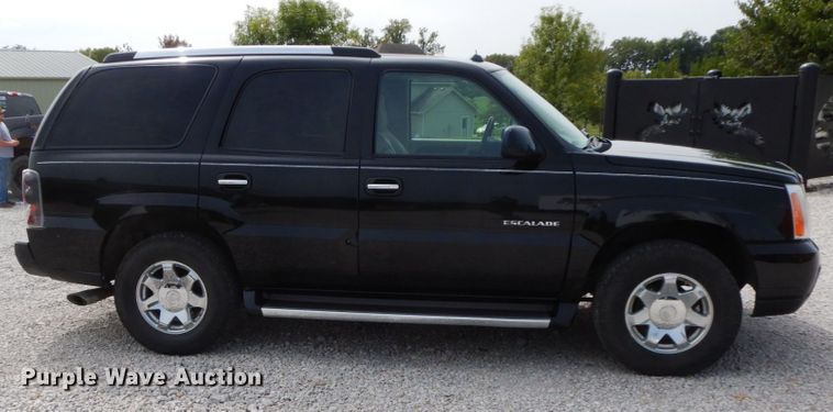 image for item HJ9686 2004 Cadillac Escalade  SUV