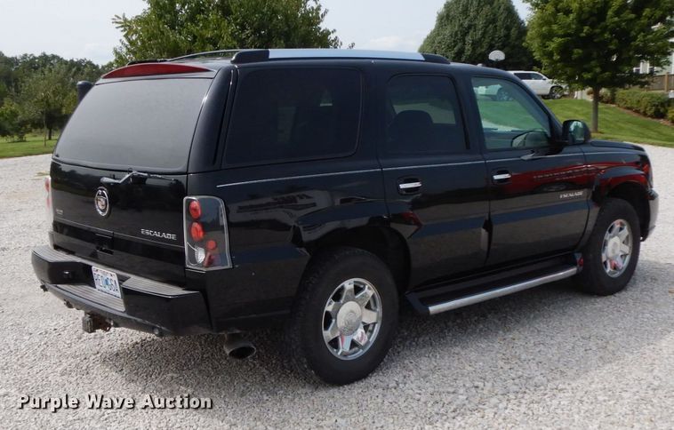 image for item HJ9686 2004 Cadillac Escalade  SUV