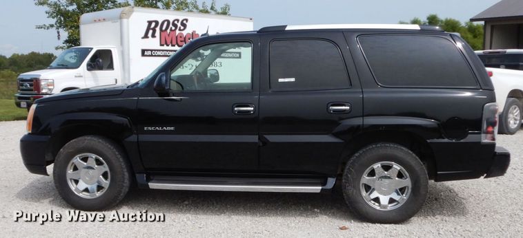 image for item HJ9686 2004 Cadillac Escalade  SUV