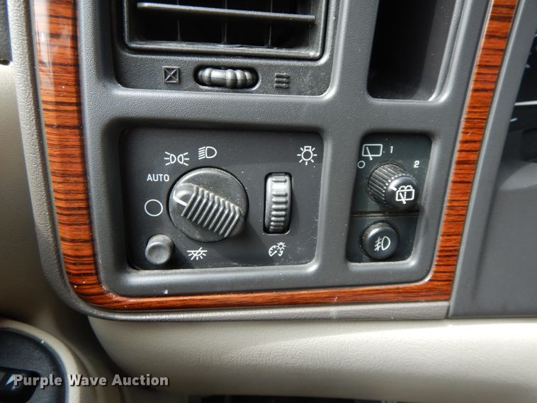 image for item HJ9686 2004 Cadillac Escalade  SUV