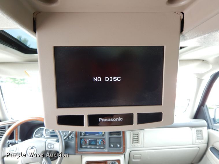 image for item HJ9686 2004 Cadillac Escalade  SUV