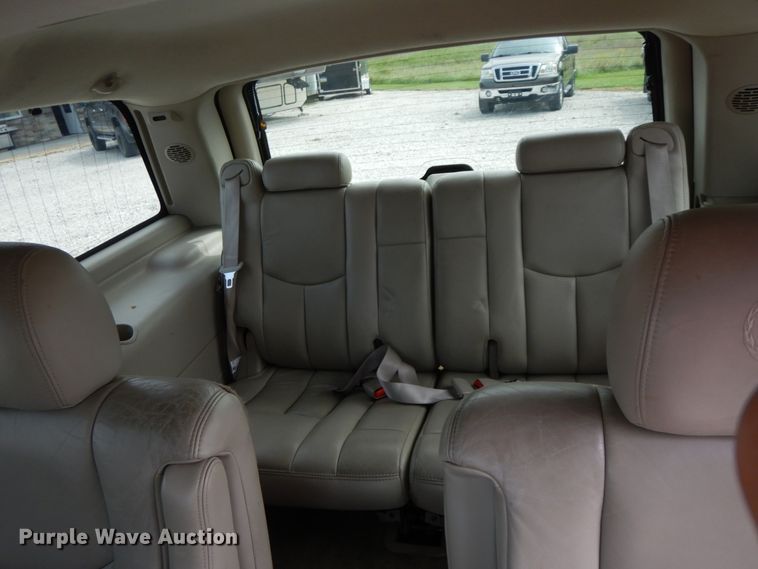 image for item HJ9686 2004 Cadillac Escalade  SUV