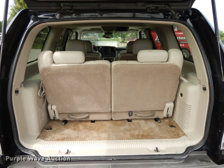 image for item HJ9686 2004 Cadillac Escalade  SUV