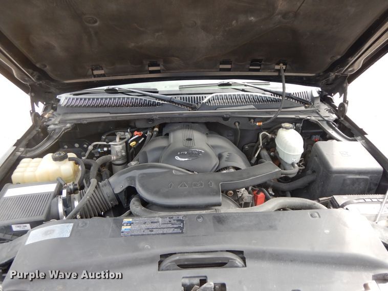 image for item HJ9686 2004 Cadillac Escalade  SUV