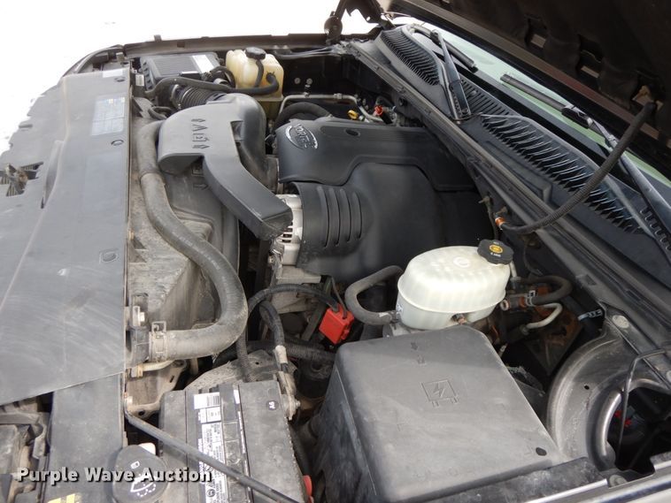 image for item HJ9686 2004 Cadillac Escalade  SUV