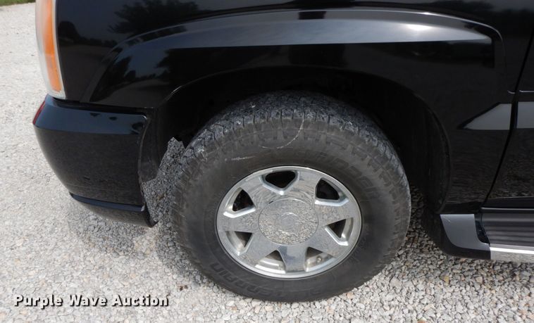 image for item HJ9686 2004 Cadillac Escalade  SUV