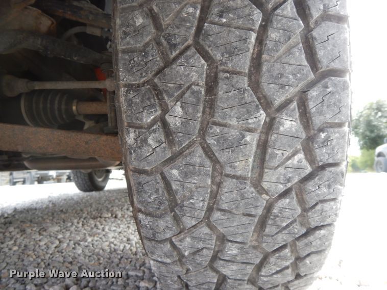 image for item HJ9686 2004 Cadillac Escalade  SUV