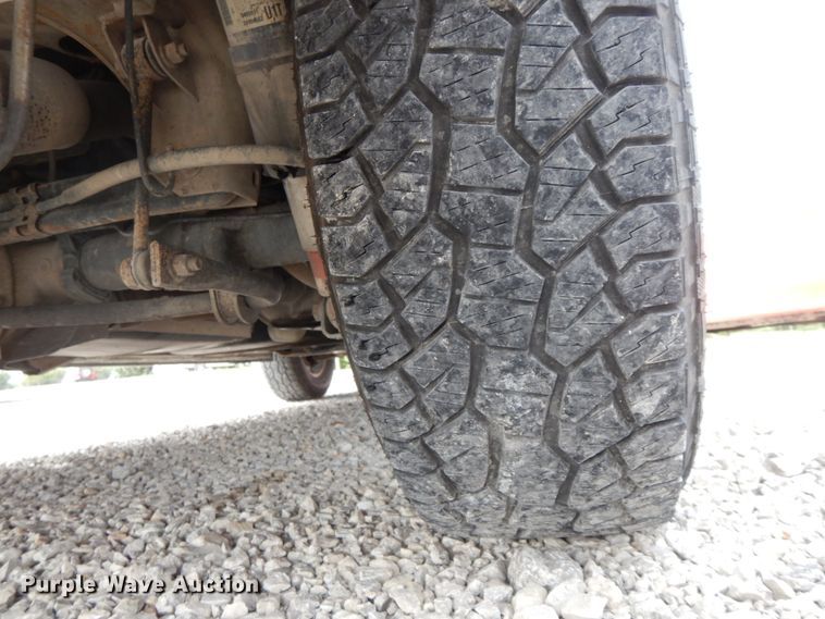 image for item HJ9686 2004 Cadillac Escalade  SUV