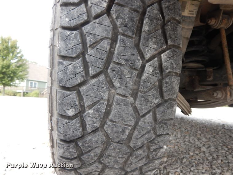 image for item HJ9686 2004 Cadillac Escalade  SUV