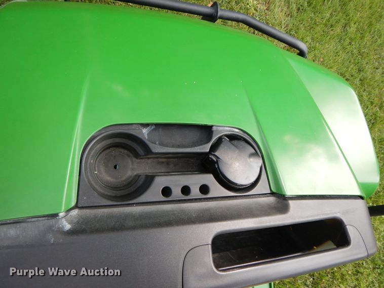 image for item HJ9688 2010 John Deere Gator CX  utility vehicle