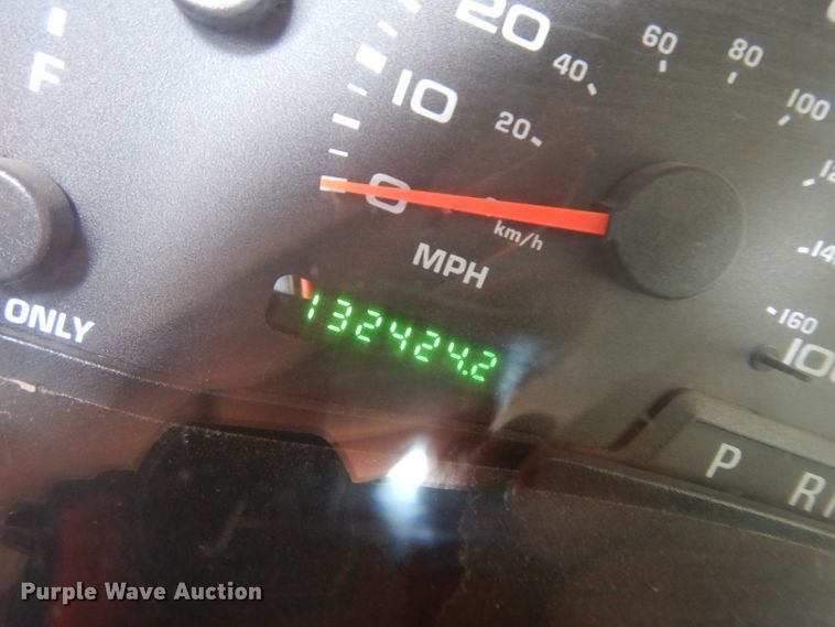 image for item HN9272 2003 Ford F450 Super Duty  dump truck