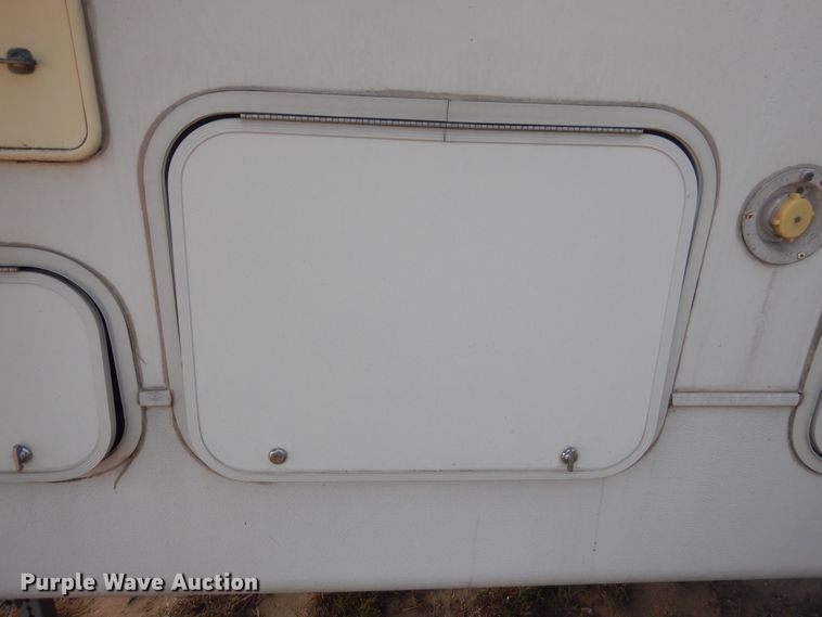 image for item HO9150 1999 Thor Tahoe  camper