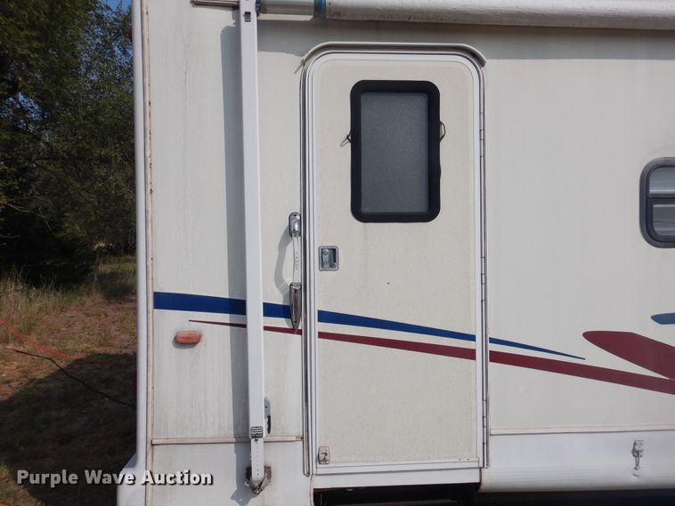 image for item HO9150 1999 Thor Tahoe  camper