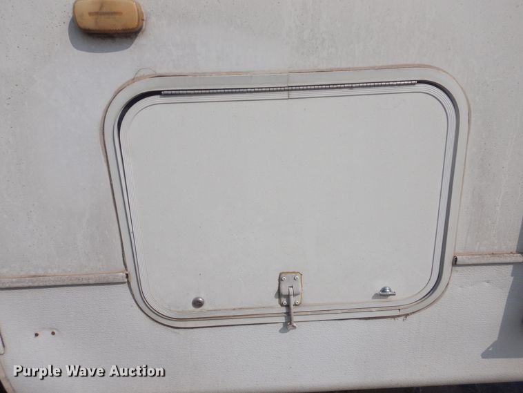 image for item HO9150 1999 Thor Tahoe  camper