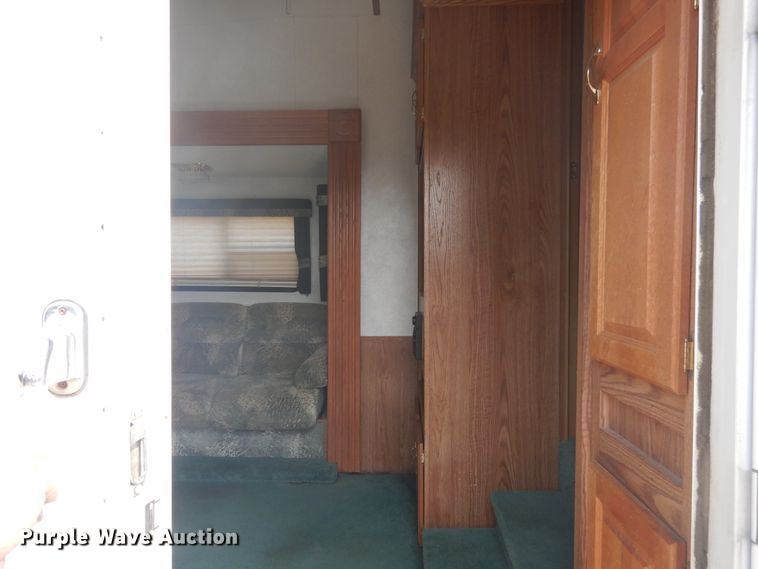 image for item HO9150 1999 Thor Tahoe  camper