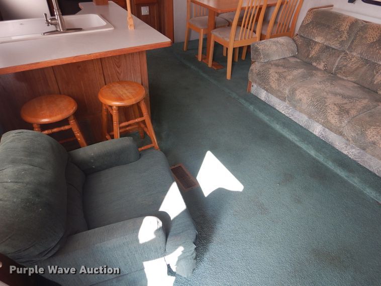 image for item HO9150 1999 Thor Tahoe  camper