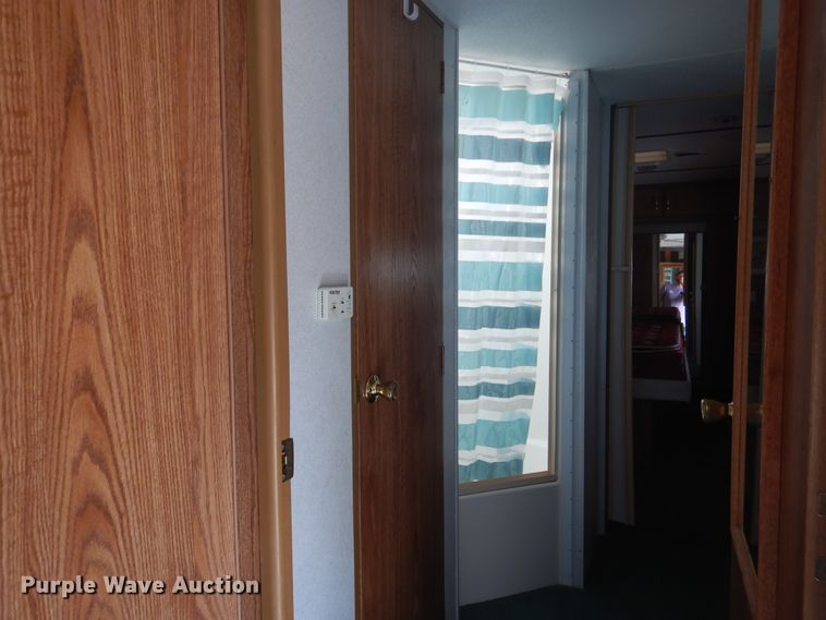 image for item HO9150 1999 Thor Tahoe  camper