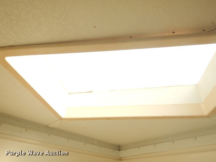 image for item HO9150 1999 Thor Tahoe  camper