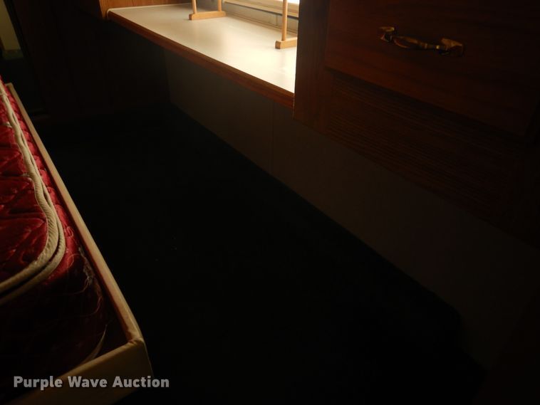 image for item HO9150 1999 Thor Tahoe  camper