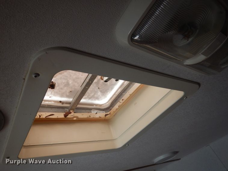 image for item HO9150 1999 Thor Tahoe  camper