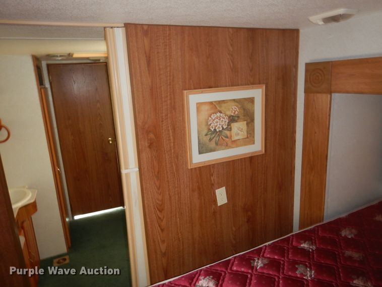 image for item HO9150 1999 Thor Tahoe  camper