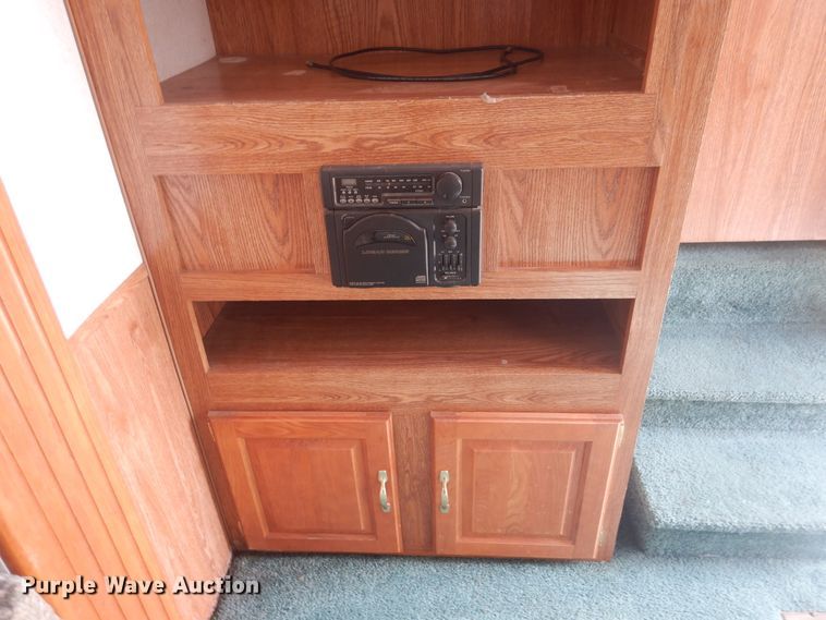 image for item HO9150 1999 Thor Tahoe  camper