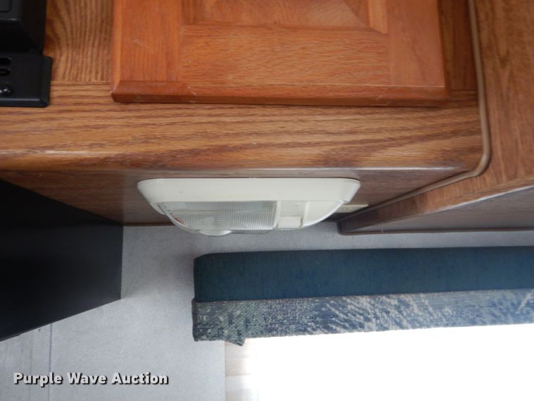 image for item HO9150 1999 Thor Tahoe  camper