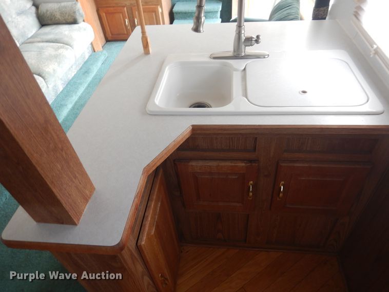 image for item HO9150 1999 Thor Tahoe  camper