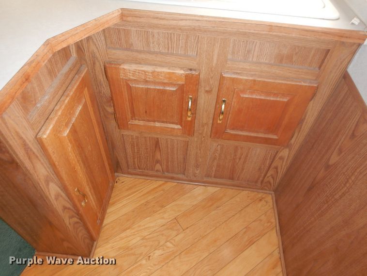 image for item HO9150 1999 Thor Tahoe  camper