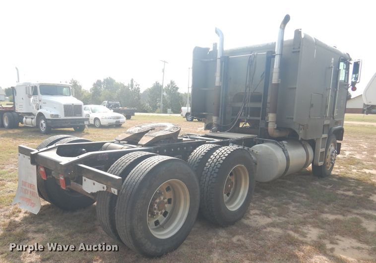 image for item HO9151 1986 Freightliner FLT  semi truck