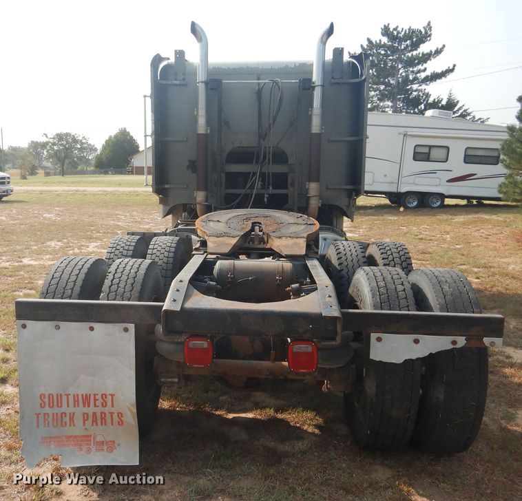 image for item HO9151 1986 Freightliner FLT  semi truck