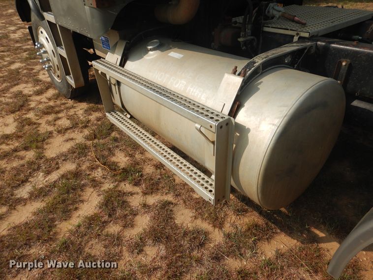 image for item HO9151 1986 Freightliner FLT  semi truck