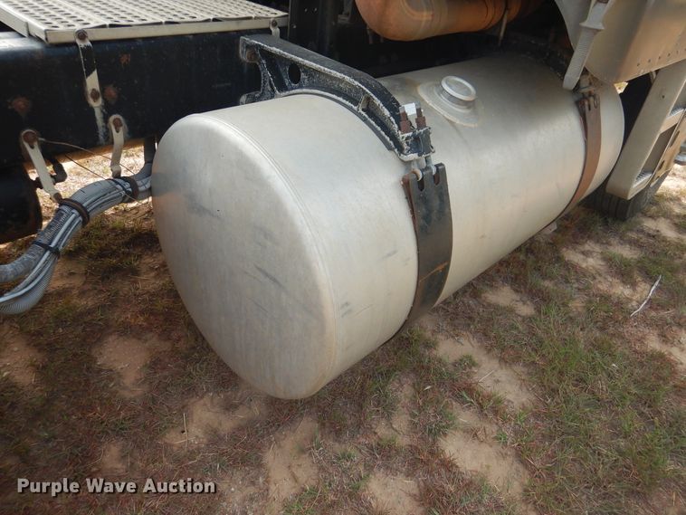 image for item HO9151 1986 Freightliner FLT  semi truck