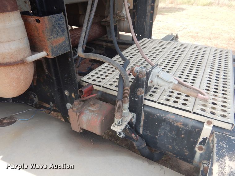 image for item HO9151 1986 Freightliner FLT  semi truck