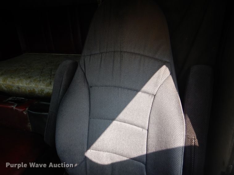 image for item HO9151 1986 Freightliner FLT  semi truck