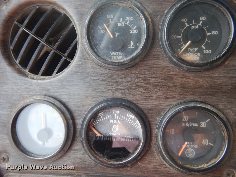 image for item HO9151 1986 Freightliner FLT  semi truck