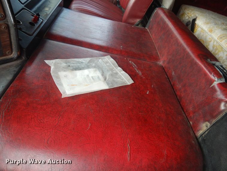 image for item HO9151 1986 Freightliner FLT  semi truck