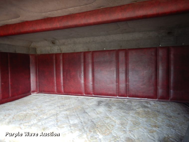 image for item HO9151 1986 Freightliner FLT  semi truck