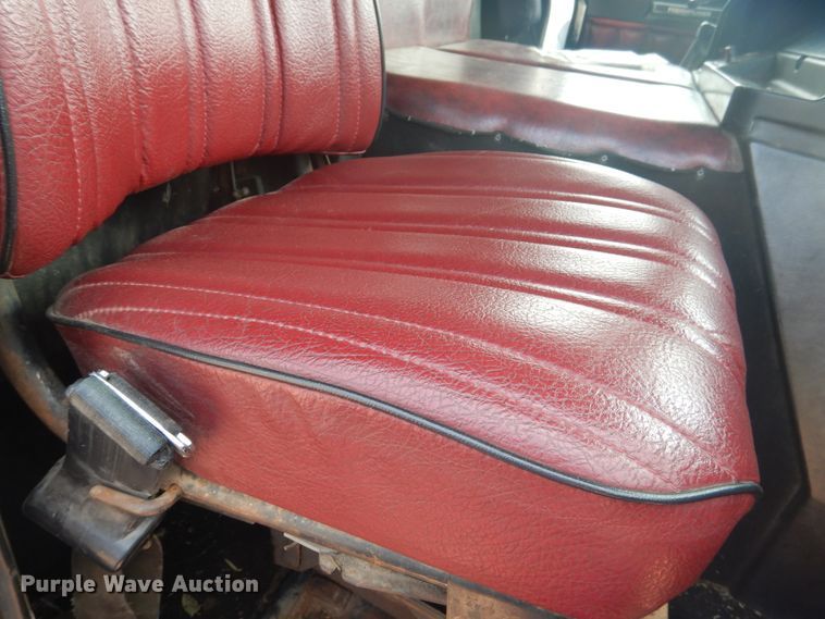 image for item HO9151 1986 Freightliner FLT  semi truck